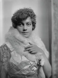 Fisher, Dorothy, Miss, portrait photograph, 1915. Creator: Arnold Genthe