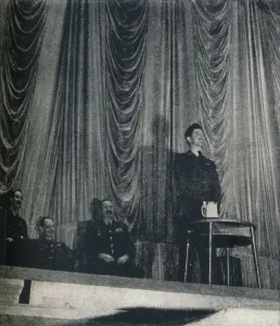 Lecture Prints: Flight Lt. J. Nicholson, V. C. stresses the importance of discipline to Cadets