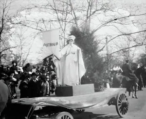 Float Prints: Float in suffrage parade, 1913. Creator: Bain News Service