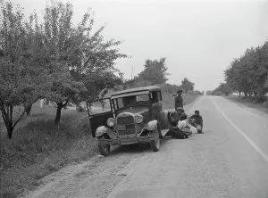 Fixing Prints: Flood refugees near Memphis, Texas, 1937. Creator: Dorothea Lange