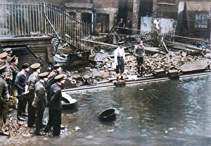 Flooding Prints: Flooding in London, 1928, (1935). Creator: Unknown