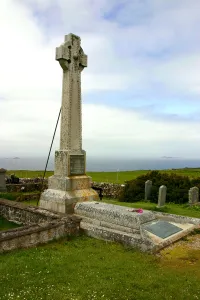 Jacobites Collection: Flora MacDonalds memorial, Kilmuir Graveyard, Skye, Highland, Scotland
