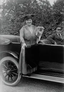 Chauffeur Prints: Florence Hinkle, between c1915 and c1920. Creator: Bain News Service