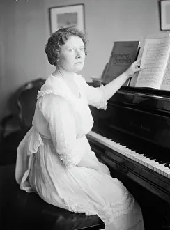 Piano Stool Prints: Florence Macbeth, between c1915 and c1920. Creator: Bain News Service