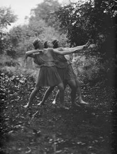 Noyes Florence Fleming Prints: Florence Noyes dancers, between 1915 and 1918. Creator: Arnold Genthe