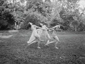 Noyes Florence Fleming Prints: Florence Noyes dancers, between 1915 and 1918. Creator: Arnold Genthe