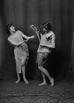 Noyes Florence Fleming Prints: Florence Noyes dancers, between 1915 and 1918. Creator: Arnold Genthe