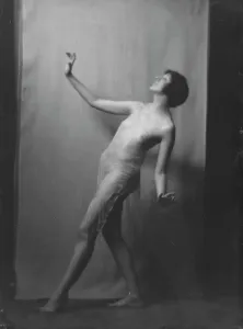 Noyes Florence Fleming Prints: Florence Noyes dancers, between 1915 and 1918. Creator: Arnold Genthe