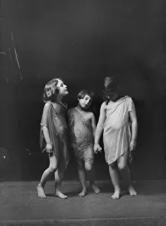 Noyes Florence Fleming Prints: Florence Noyes dancers, between 1915 and 1918. Creator: Arnold Genthe