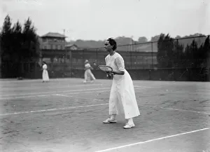 Tennis Prints: Florence Sutton, between c1910 and c1915. Creator: Bain News Service