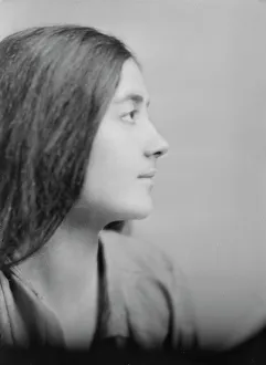 Fonariova, G. Mme. portrait photograph, 1916. Creator: Arnold Genthe