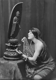 Fontaine, Miss, portrait photograph, 1917 May 23. Creator: Arnold Genthe