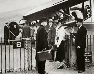 Airport Gallery: Ford Trimotor plane about to depart from an airfield, c1932