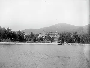 Fort William Henry Hotel, Lake George, N.Y. between 1900 and 1910. Creator: Unknown