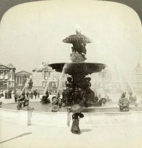 Fountain, Place de la Concorde, Paris, France. Artist: Underwood & Underwood