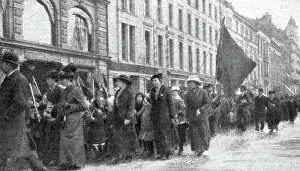Norway Europe Prints: France et Russie; 1er mai a Christiania: Dans les rues de la capitale norvegienne