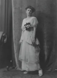 Corsage Prints: Francke, A.E. Miss, portrait photograph, 1915 May 16. Creator: Arnold Genthe