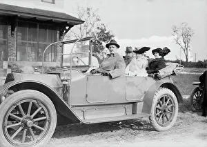 Republican Party Prints: Fred Schnell, Mayor Klin[e], wife and daughter, 1913. Creator: Bain News Service