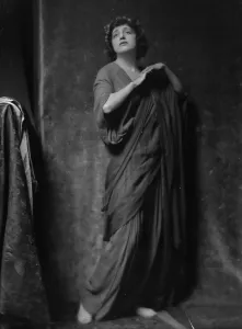 Freeman, Helen, Miss, portrait photograph, 1915 Apr. 3. Creator: Arnold Genthe