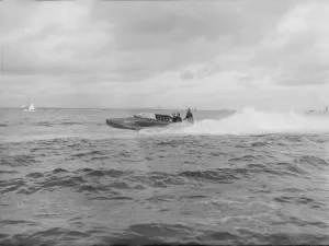 The French 400 hp hydroplane Despujols I, 1913. Creator: Kirk & Sons of Cowes