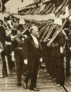 Visit Collection: French President Raymond Poincare with Edward, Prince of Wales, at Portsmouth