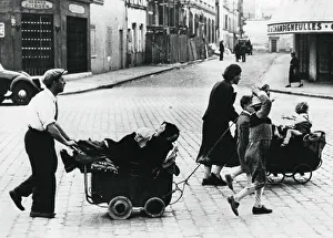 French refugees returning home after the fall of France to the Germans, France, July 1940