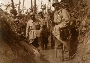 Aisne Gallery: French soldiers in the mud, Chemin des Dames, northern France, c1914-c1918