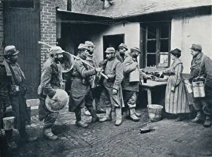 Saucepan Prints: French soldiers returning from the trenches make a halt for refreshment, c1914