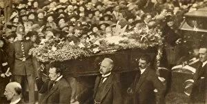 Popular Gallery: Funeral of Marie Lloyd, Hampstead, London, 12 October 1922, (1933). Creator: Unknown