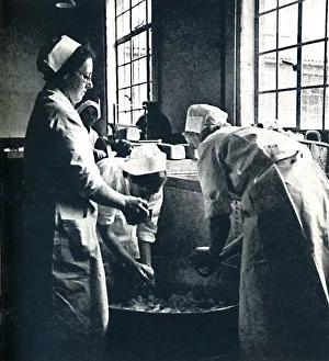 Hm Stationery Office Gallery: In the galley, 1941. Artist: Cecil Beaton