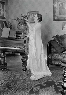Hobbies Prints: Galli-Curci, 1917. Creator: Bain News Service