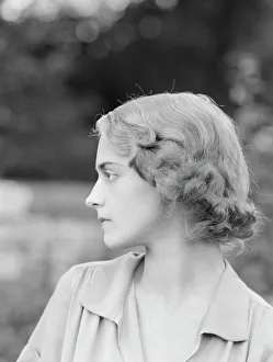Gardner, Isabel, Miss, portrait photograph, 1932 Creator: Arnold Genthe