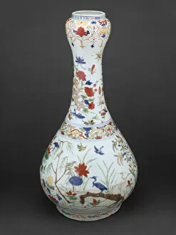 Bottle Gallery: Garlic-Shaped Bottle with Mandarin Ducks and Birds in a