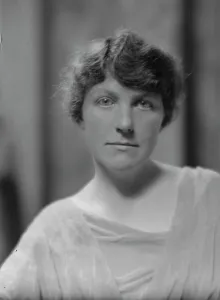 Intelligent Prints: Garlick, Richard, Mrs. portrait photograph, 1914 May 26. Creator: Arnold Genthe