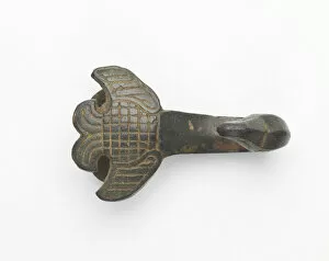 Garment Hook Gallery: Garment hook (daigou) in the form of a bird, Han dynasty, 206 BCE-220 CE