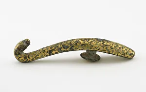 Garment Hook Gallery: Garment hook (daigou) with interlace, Late Eastern Zhou dynasty, 5th-4th century BCE