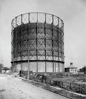 Storage Prints: Gas tank, Detroit City Gas Company, Detroit, Mich. between 1900 and 1905. Creator: Unknown