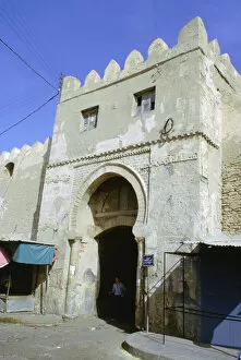 Tunisia Gallery: Gate in the city walls, Sfax, Tunisia