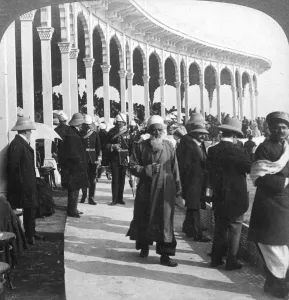 Gathering at the great Durbar Amphitheatre, Delhi, India, 1903. Artist: Underwood & Underwood