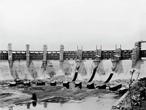 Development Prints: Gatun Lake spillway, Panama Canal, c.between 1910 and 1914. Creator: Unknown