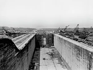 Development Prints: Gatun Lock chamber, Panama Canal, between 1910 and 1914. Creator: Unknown