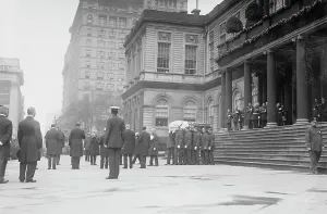 City Hall Prints: Gaynor fun'l [funeral] - City Hall, 1913. Creator: Bain News Service