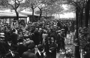 Caged Prints: General view of the bird market, Paris, 1931. Artist: Ernest Flammarion