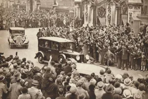 Honeymoon Prints: George VI and Queen Elizabeth leave Buckigham Palace to holiday in Windsor, 1937