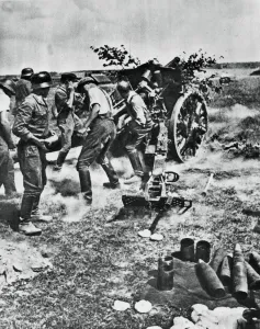 Military Operation Prints: German artillery in action on the Eastern Front, 1941
