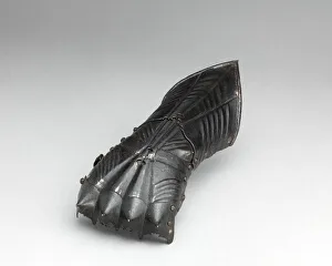 German Gothic Gauntlet for the Left Hand, South German or Austrian, ca. 1480 German Gothic Gauntlet for the Left Hand, South German or Austrian, ca. 1480