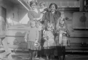 Cruiser Prints: German refugees on EUROPA, between c1914 and c1915. Creator: Bain News Service