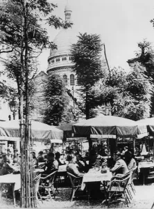 German soldiers relaxing outside a restaurant in Montmartre, Paris, June 1941 German soldiers relaxing outside a restaurant in Montmartre, Paris, June 1941
