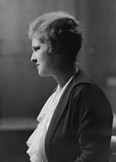 Gibson, Charles Dana, Mrs. portrait photograph, 1917 July 3. Creator: Arnold Genthe