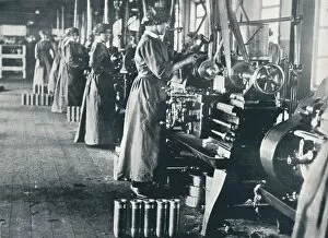 Lathe Gallery: Girl munition workers at their lathes in a Scottish mill, c1914